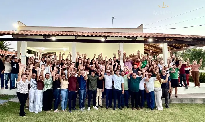 Prefeito, vice-prefeito, ex-prefeito, vereadores e secretários selam apoio a Rafael Motta em Brejinho