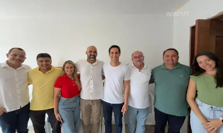 Prefeito, vice e vereadores de Janduís fecham apoio a Rafael Motta para o Senado