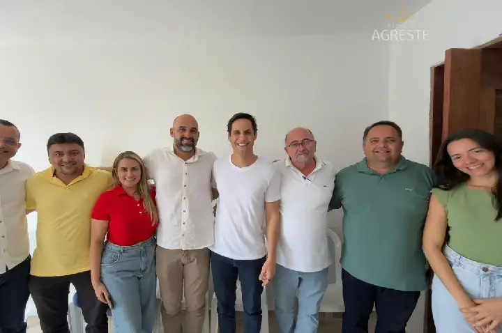 Prefeito, vice e vereadores de Janduís fecham apoio a Rafael Motta para o Senado