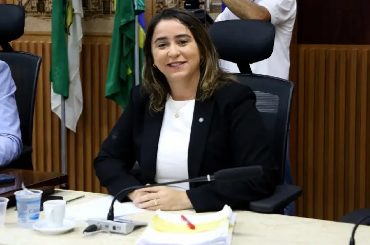 Câmara de Natal aprova projeto de Samanda que garante meia inscrição para estudantes em corridas de rua