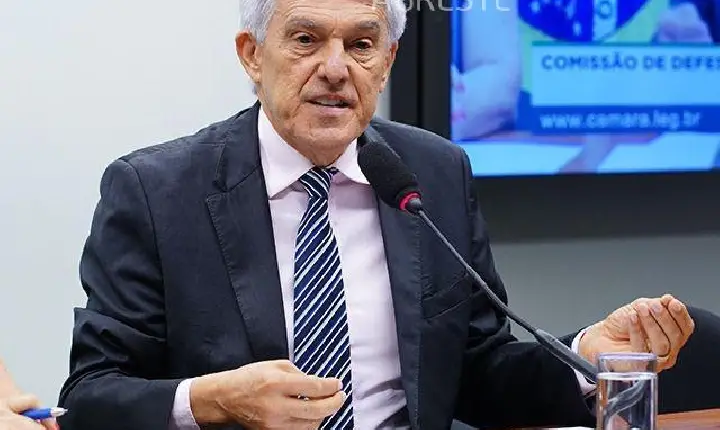APÓS CONSULTA AO PARTIDO, JOÃO MAIA RETIRA ASSINATURA DE EMENDA E DEFENDE REDUÇÃO DA JORNADA VIA PEC