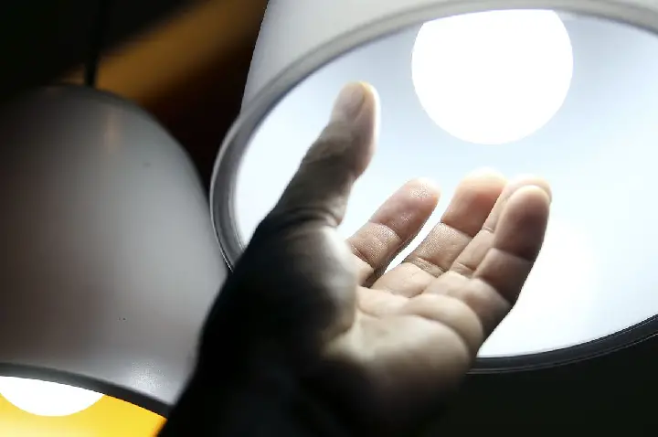 Aneel aprova R$ 5,5 bi para reduzir conta de luz em 22 distribuidoras