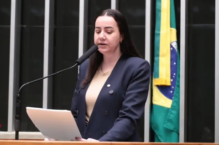 Comissão aprova projeto que incentiva alunos a participarem de trabalho voluntário