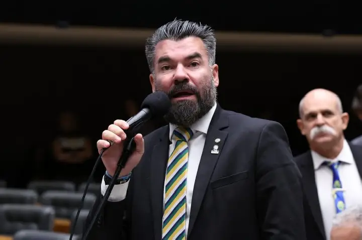Comissão aprova projeto que permite a delegado recorrer de decisão de juiz durante investigação