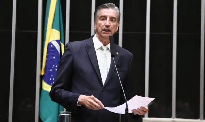 Comissão aprova projeto que suspende pagamento do Fies em situações de calamidade pública