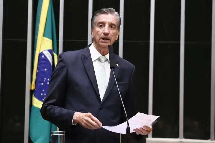 Comissão aprova projeto que suspende pagamento do Fies em situações de calamidade pública