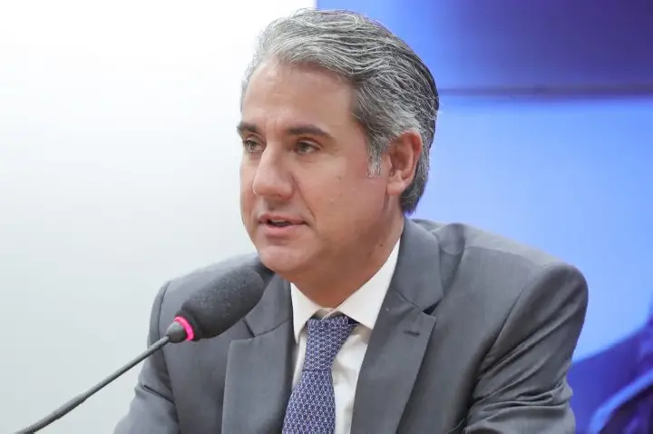 Comissão aprova sistema de coleta seletiva e logística reversa de coco verde