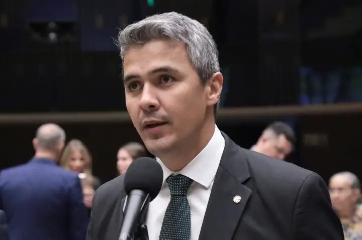 Comissão aprova tempo 50% maior em provas para alunos com TDAH e dislexia
