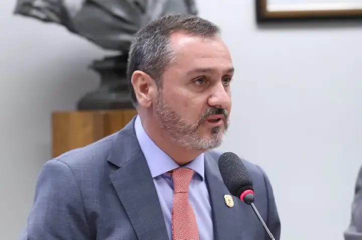 Comissão ouve diretor da Polícia Federal sobre cooperação internacional e caso Ramagem