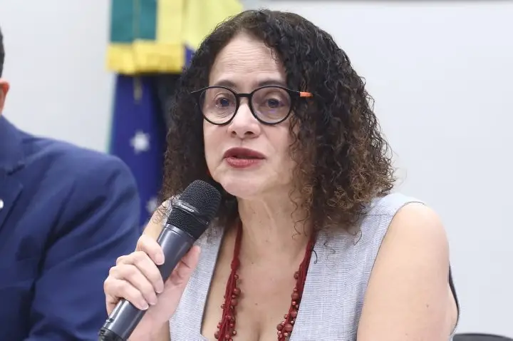 Comissão ouve ministra de Ciência, Tecnologia e Inovação, Luciana Santos, sobre planejamento da pasta