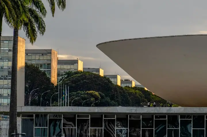 Congresso se aproxima do recesso sem votar PEC 6x1 e PL da Misoginia