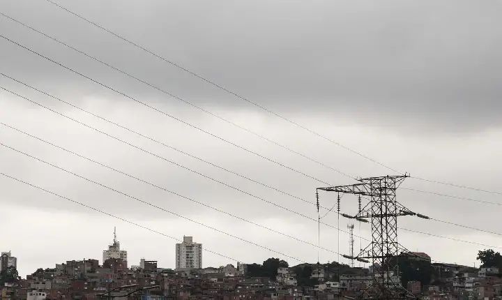 Fim de semana será de temporal no Sudeste e chuva intensa no Norte  