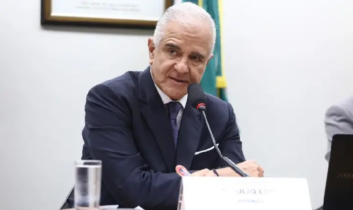 Frentes parlamentares criticam fim da 