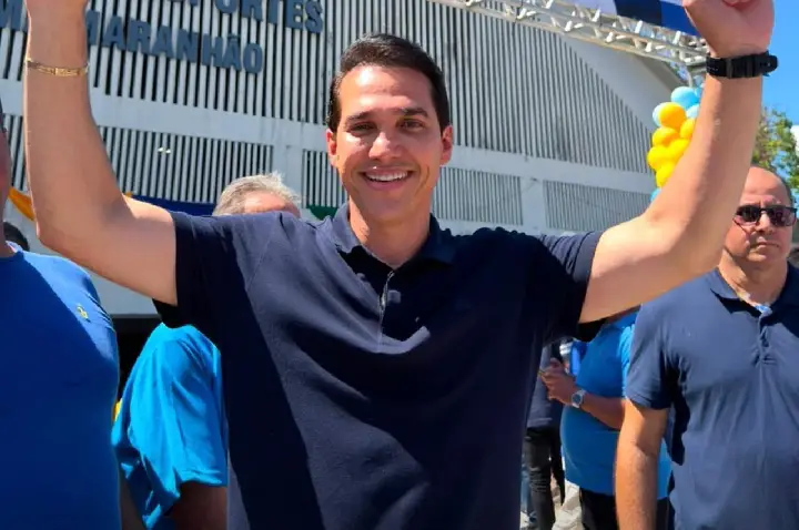 Kleber Rodrigues inicia campanha com adesivaço em cidades do RN