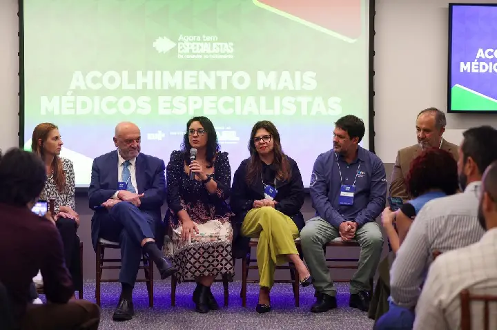 Projeto Mais Médicos Especialistas recebe 50 profissionais no Rio