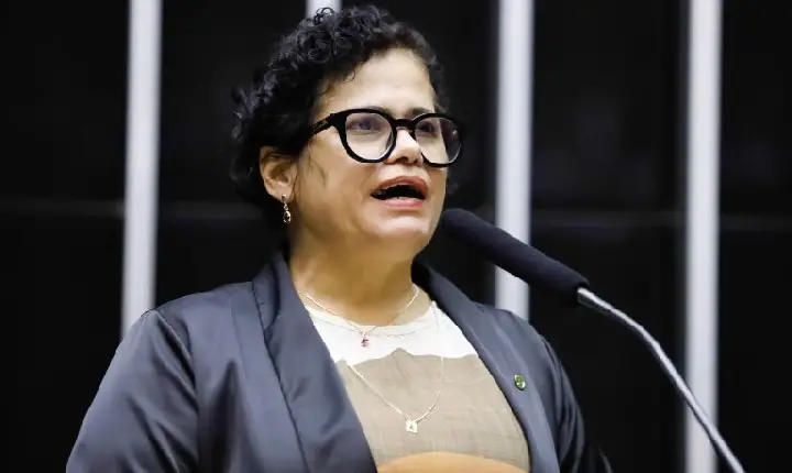 Projeto vincula cota mínima de candidatas à proporção de mulheres na população