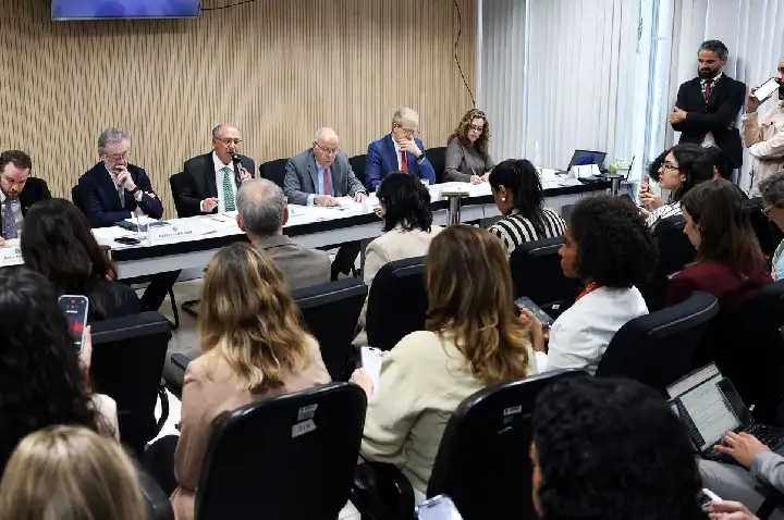 Setores atingidos por tarifaço dos EUA terão novo plano de socorro