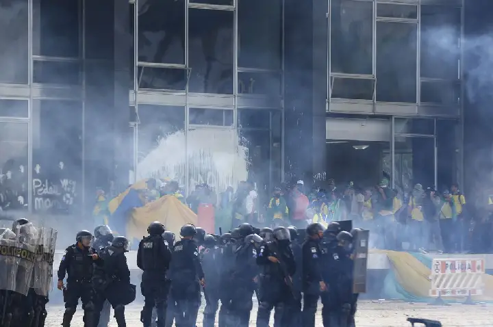 Supremo chega a 1,4 mil condenados pelos atos golpistas 