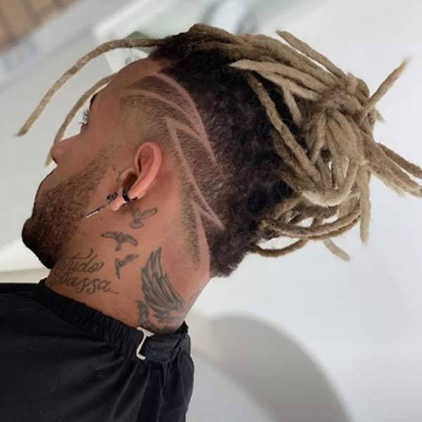 Radicalizou! Neymar muda visual e surge de dreads