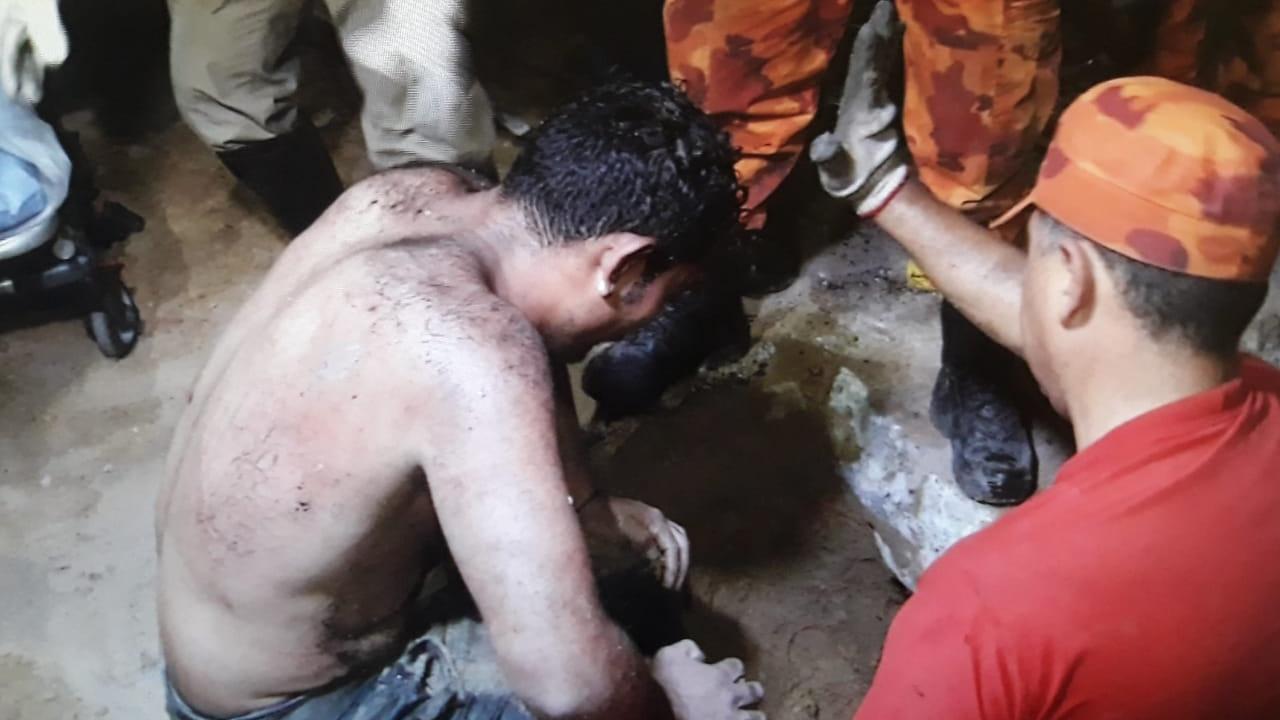 Suspeito fica preso em galeria de esgoto durante fuga e é resgatado pelos Bombeiros em Fortaleza