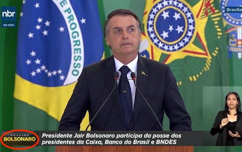 Bolsonaro faz promoção pessoal em TV estatal