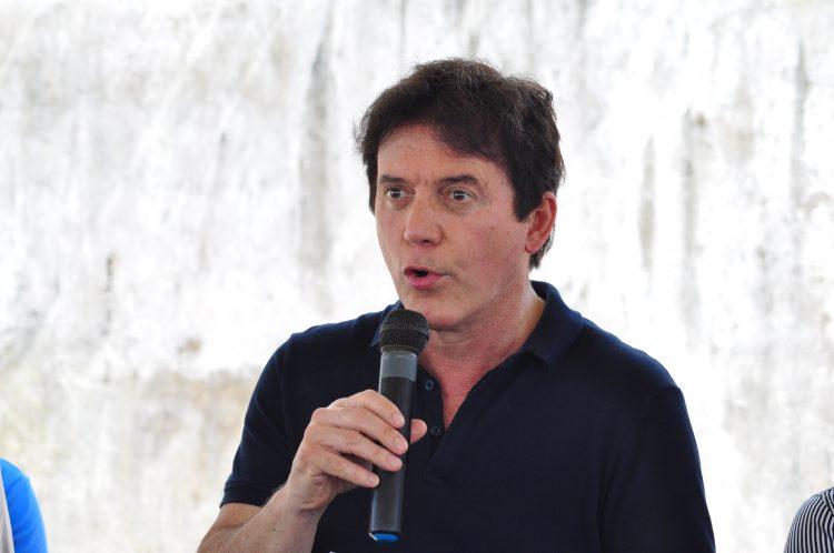 Em desabafo nas redes sociais, Robinson pede “desculpas” por erros cometidos na gestão