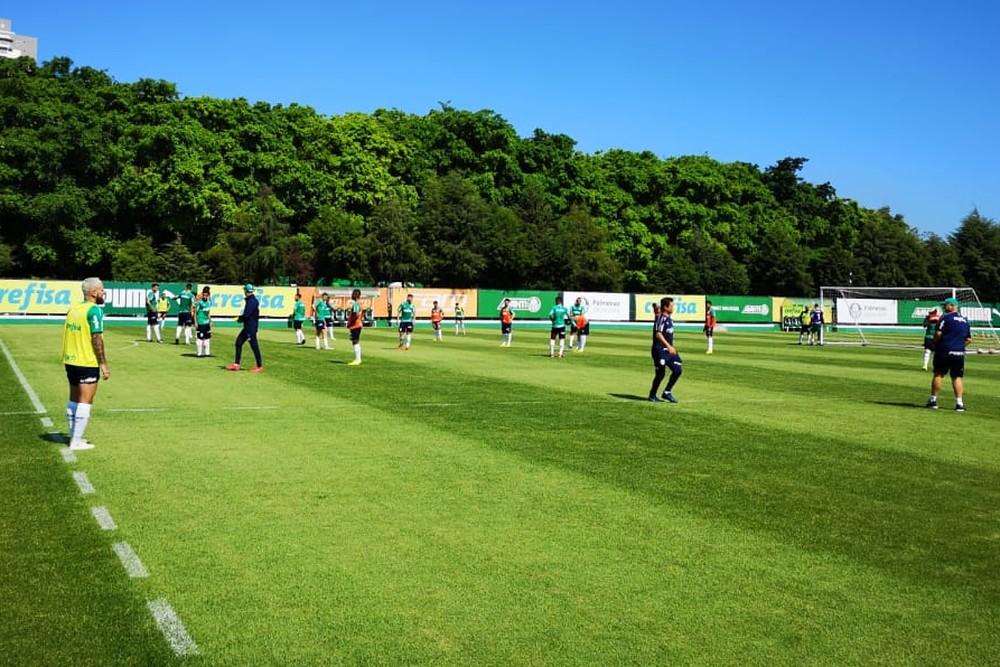 Em treino com bola no Palmeiras, Felipão dá primeiros indícios de time titular