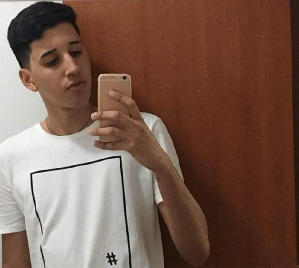 Jovem entra na linha de tiro e morre ao salvar a mãe de ladrões na Zona Oeste do Rio