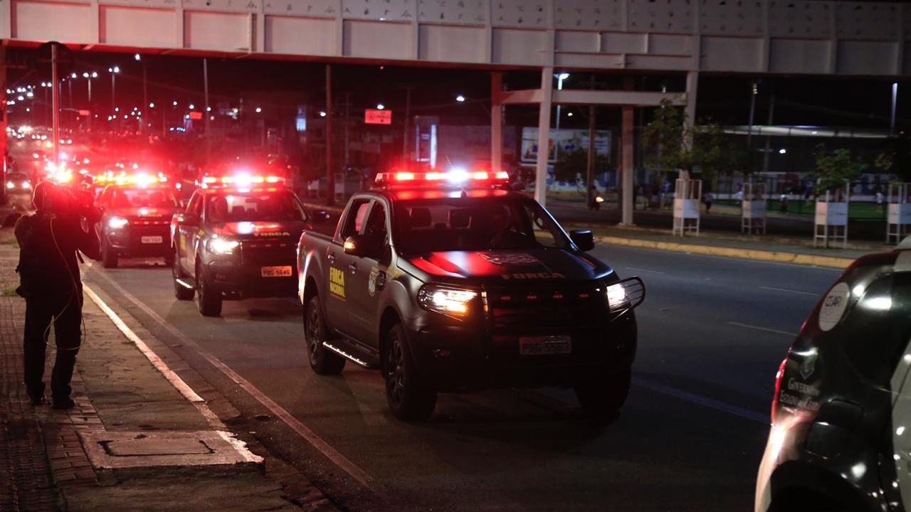Tropa da Força Nacional chega a Fortaleza para auxiliar no combate a ataques criminosos