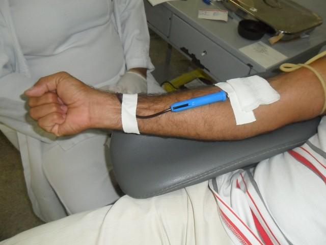 Hemonorte faz campanha de cadastro para doadores de medula óssea em praia de Natal