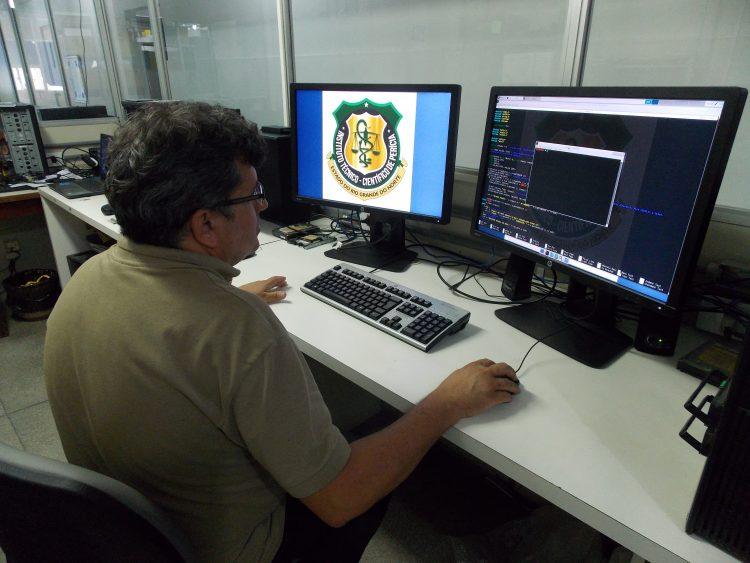 Perito do Itep desenvolve ferramenta para extrair imagens de circuito interno