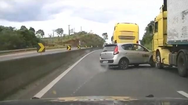 Vídeo mostra perseguição a carro roubado por 16 km na Fernão Dias