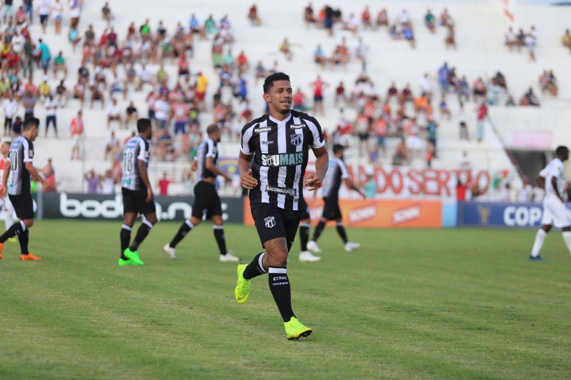 Ceará vence o Salgueiro, garante liderança e enfrentará o Náutico nas quartas do Nordestão