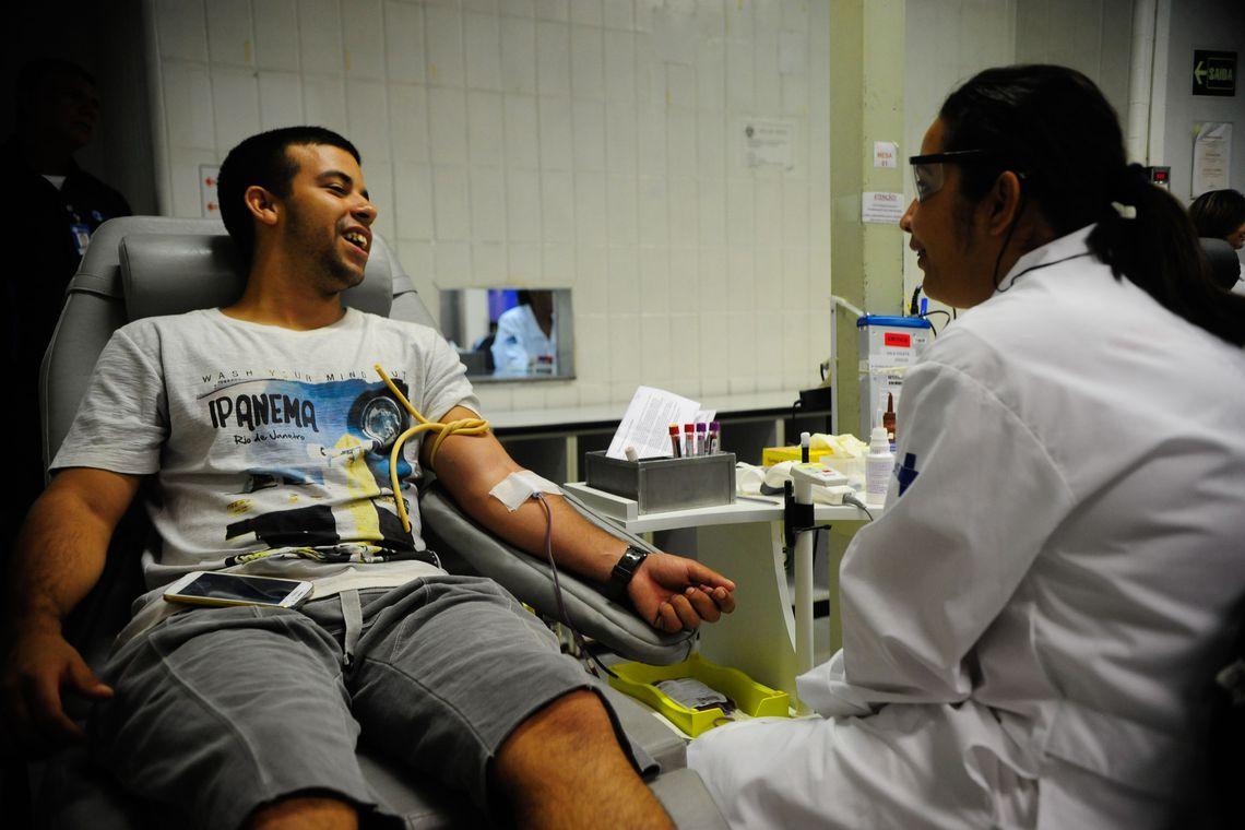 Hemorio bate recorde em doações de sangue para o carnaval