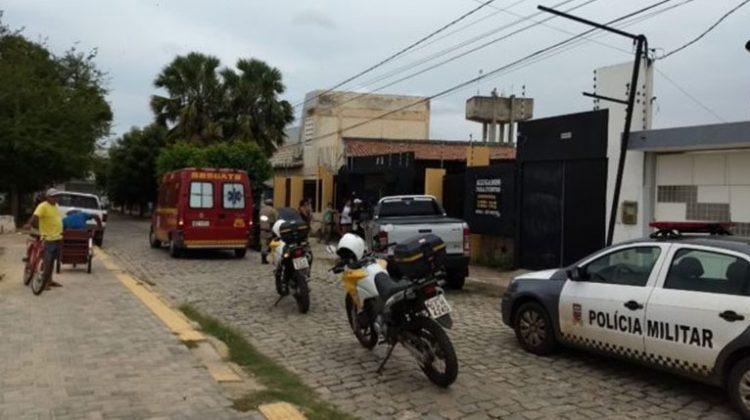 Mulher é encontrada morta dentro em frente à sede de bloco de Carnaval em Caicó
