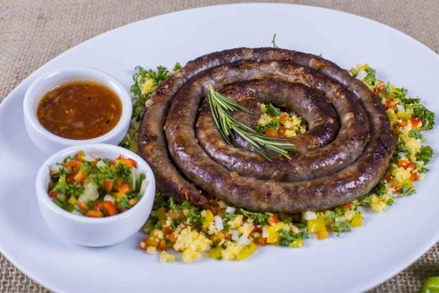 Veja como preparar o petisco ‘Linguiça do sertão’; prato concorre ao Comida di Buteco, em Manaus