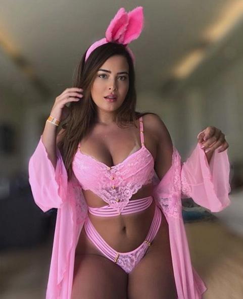 Geisy Arruda posa de coelhinha sexy e lamenta: 
