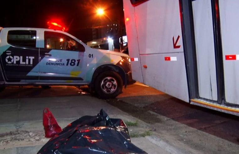 Homem é morto com golpe de canivete após discussão em ônibus