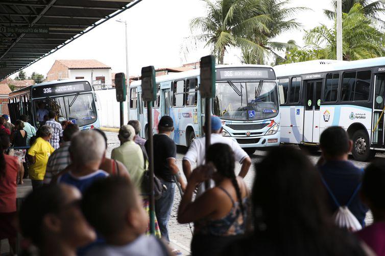 Inflação para famílias com renda mais baixa sobe para 0,67% em março
