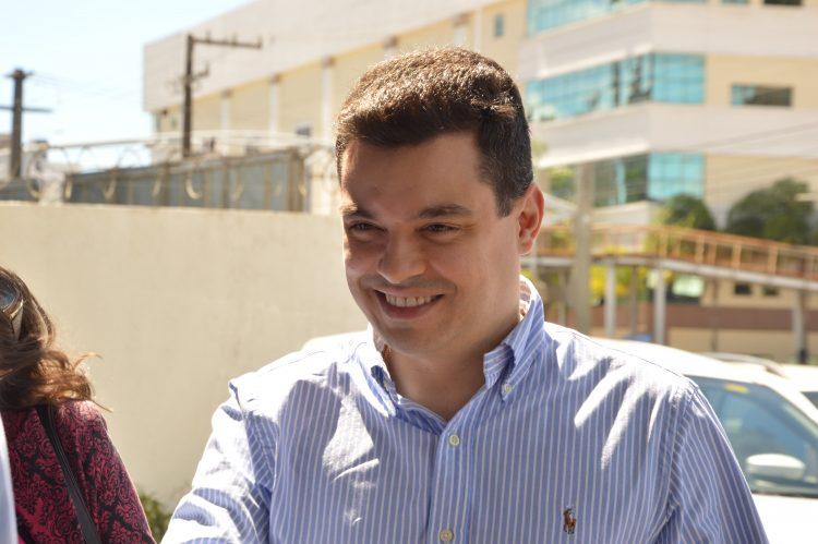 No Twitter, deputado Walter Alves anuncia rompimento político com Henrique Alves