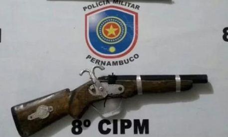 Adolescente é apreendido após ameaçar pôr fogo na própria mãe