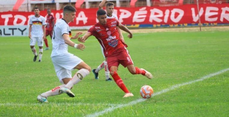 Atacante Jefinho, artilheiro do Estadual assina com o ABC