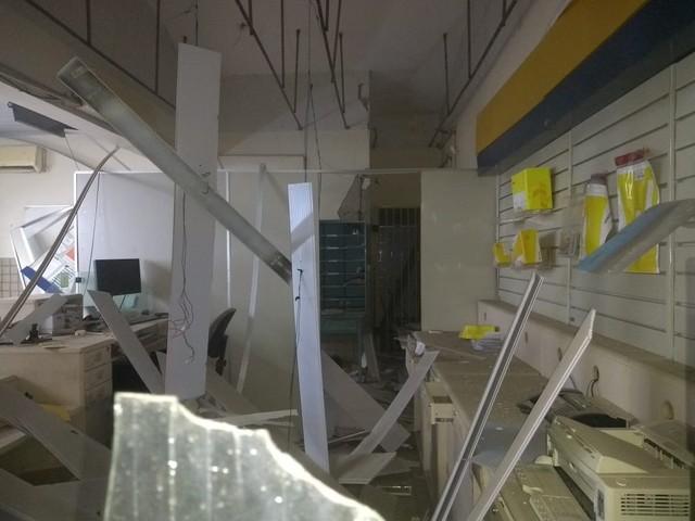 Com explosivos, bandidos arrombam agência dos Correios no interior do RN