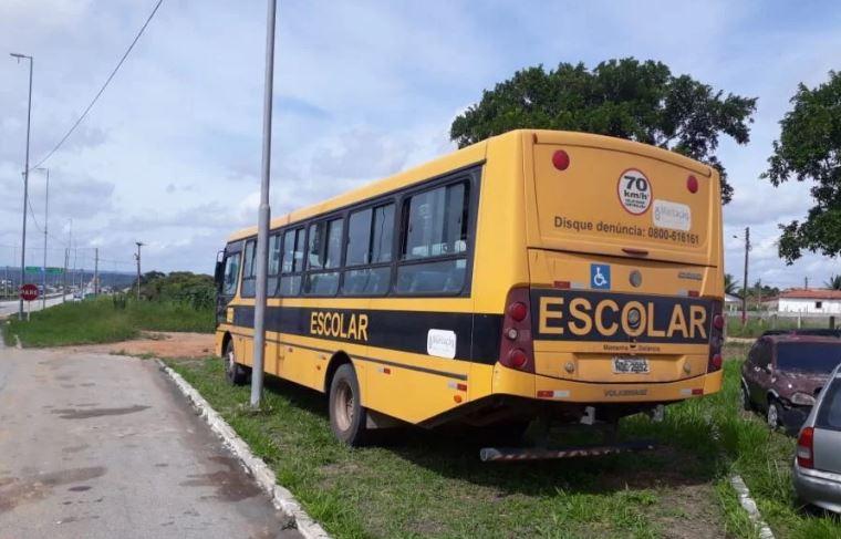 Estudantes são vítimas de arrastão dentro de ônibus escolar