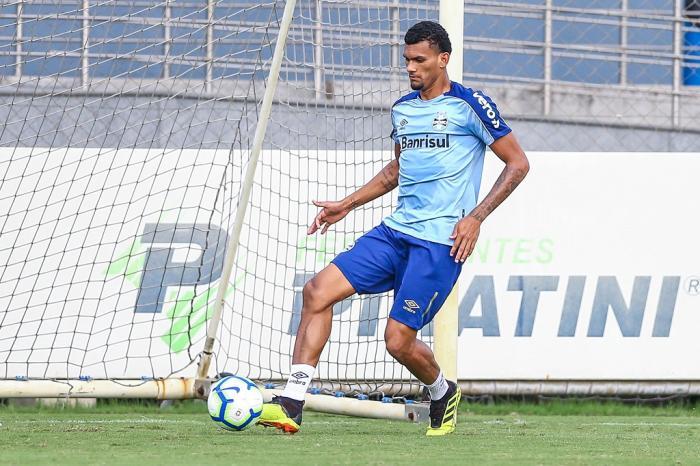 Zagueiro “Rodriguez” de Georgino Avelino é destaque no profissional do Grêmio de Porto Alegre