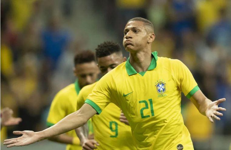 Brasil vence Catar por 2 x 0 em amistoso em Brasília
