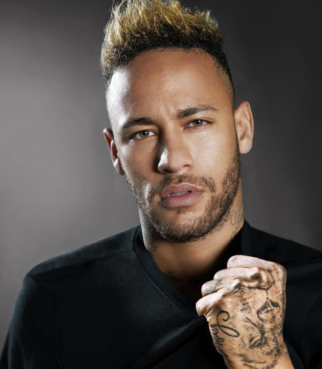 Ex-advogado afirma que viu vídeo de mulher que acusa Neymar de estupro