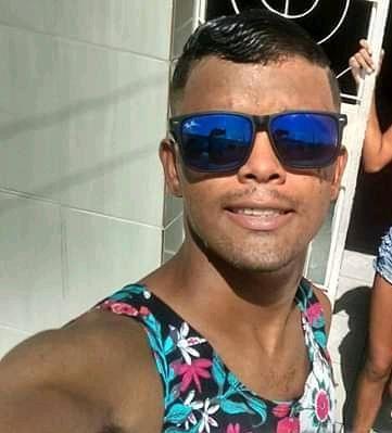 Família realiza buscas por paradeiro de rapaz retirado à força de van