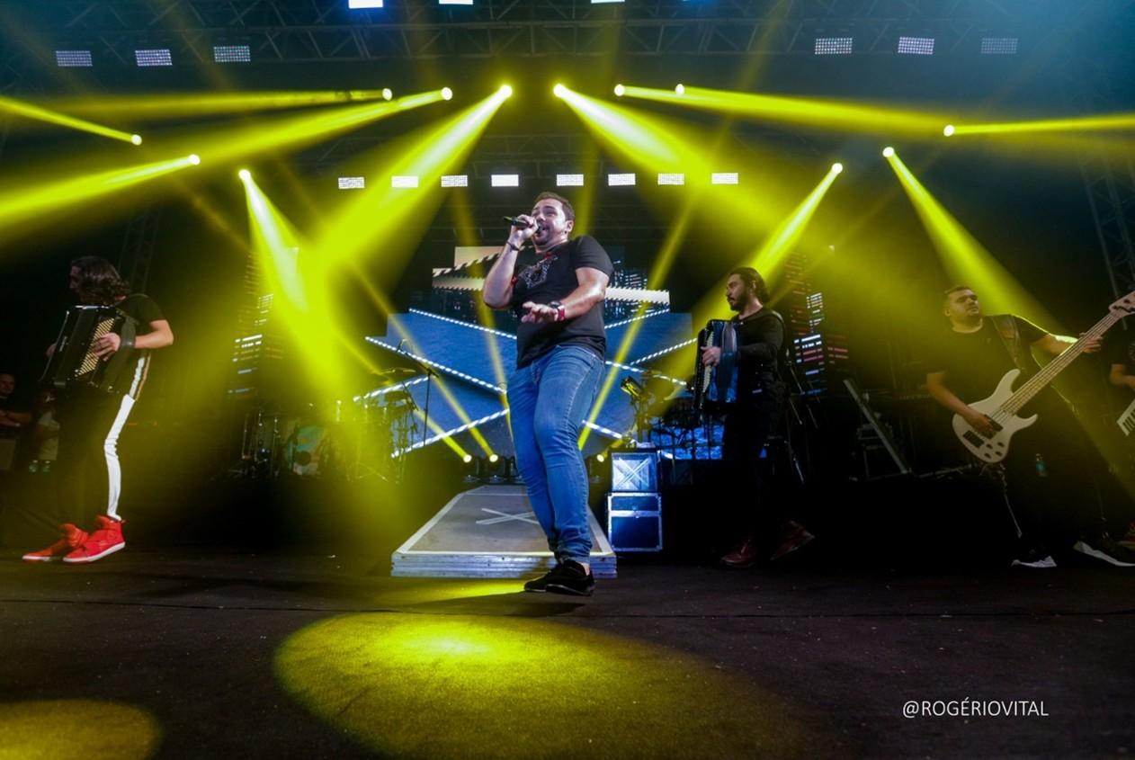 FOTOS: Xand Avião abre a temporada de shows do São João de Natal