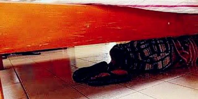 Homem é preso escondido embaixo de cama após agredir mulher, na PB, diz polícia